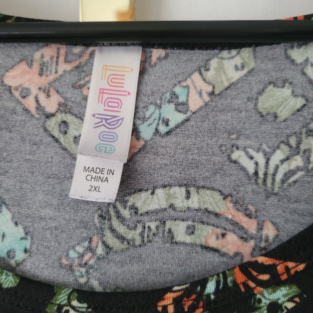 LuLaRoe Simply Comfortable Irma Tunic 2XL Hi-Low eclectic BOHO oversized flowy - Picture 6 of 8